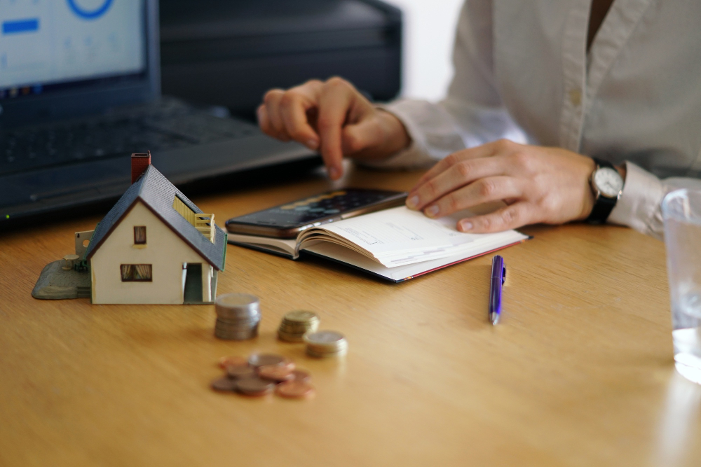 Handling Payroll and Compensation in Real Estate Agencies
